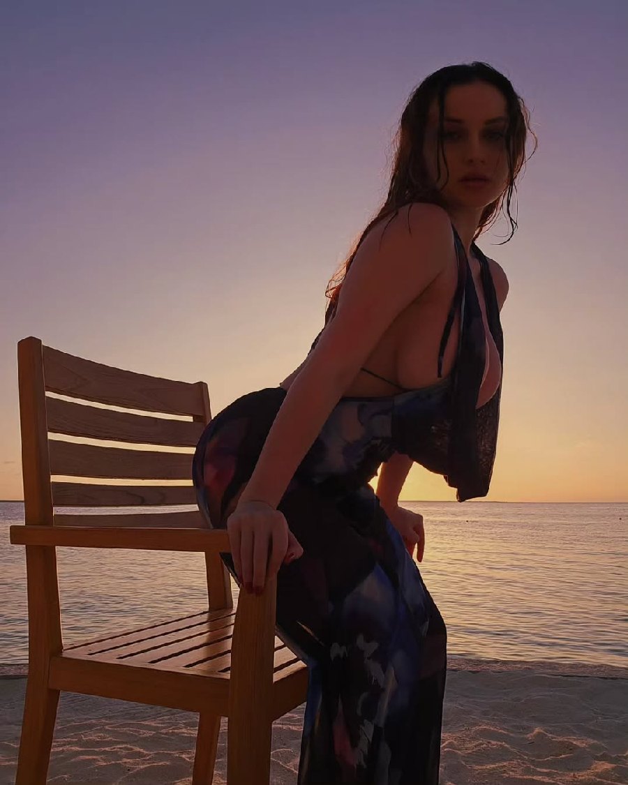 Sexy girl Miranda Faith nude in Quebec