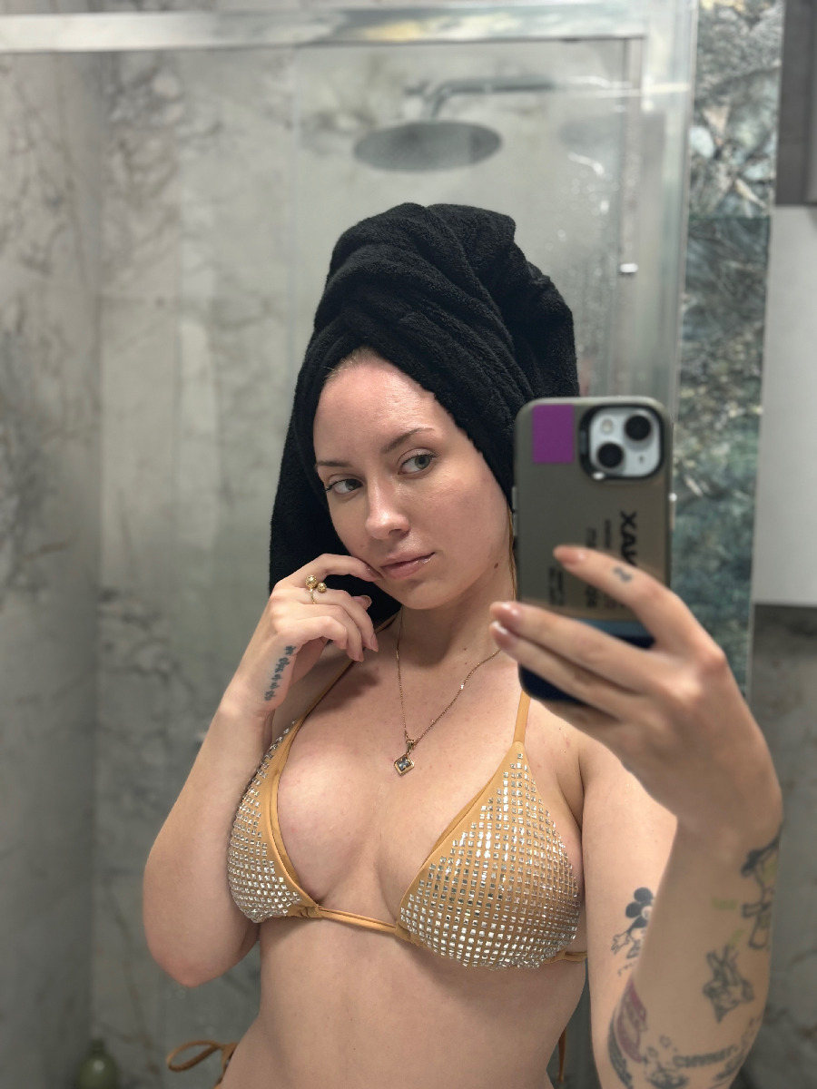 Nude girl KateV in Quebec