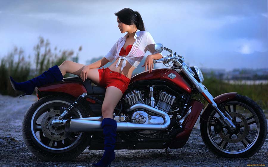 Beautiful girls and motorcycles in Quebec