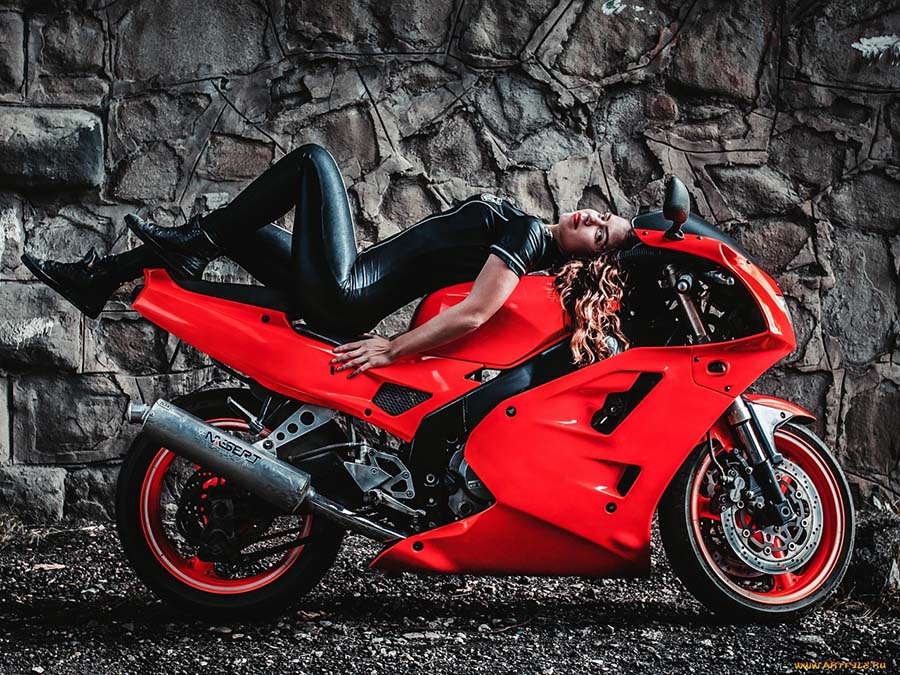 Beautiful girl Beautiful girls and motorcycles in Quebec