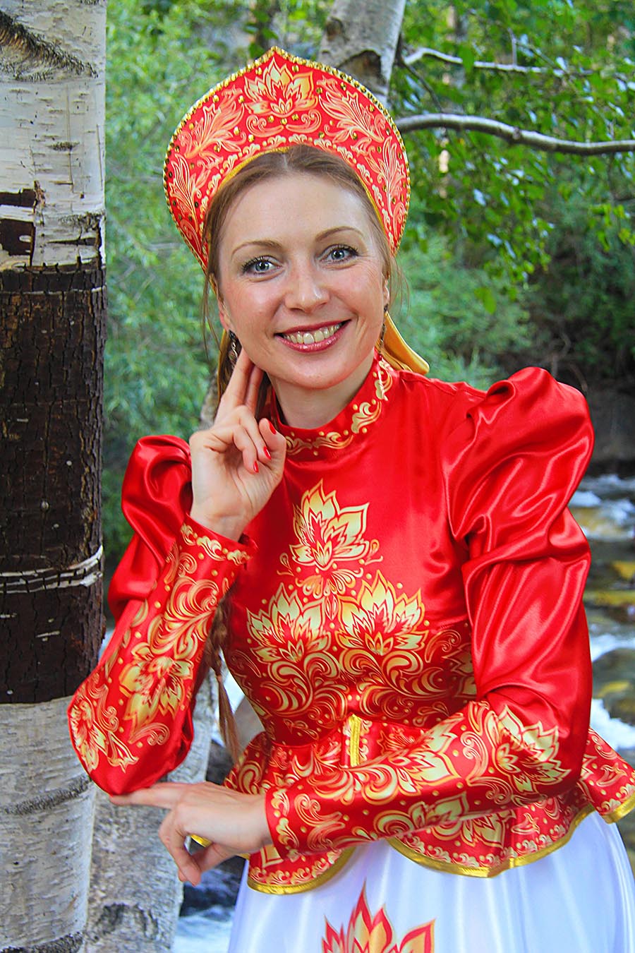 Women in Slavic costumes in Quebec