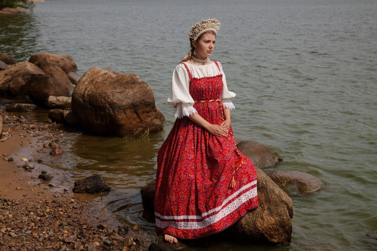 Women in Slavic costumes in Quebec