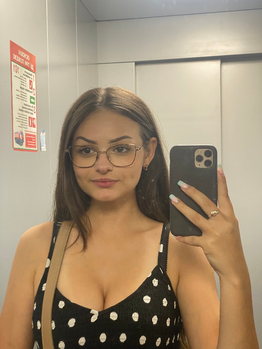 Sexy model Stacy in Quebec